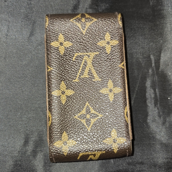 Louis Vuitton Authentic Monogram Mini Pouch - Picture 4 of 8